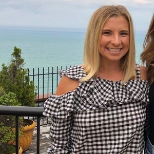 Meet your Posher, Kelly